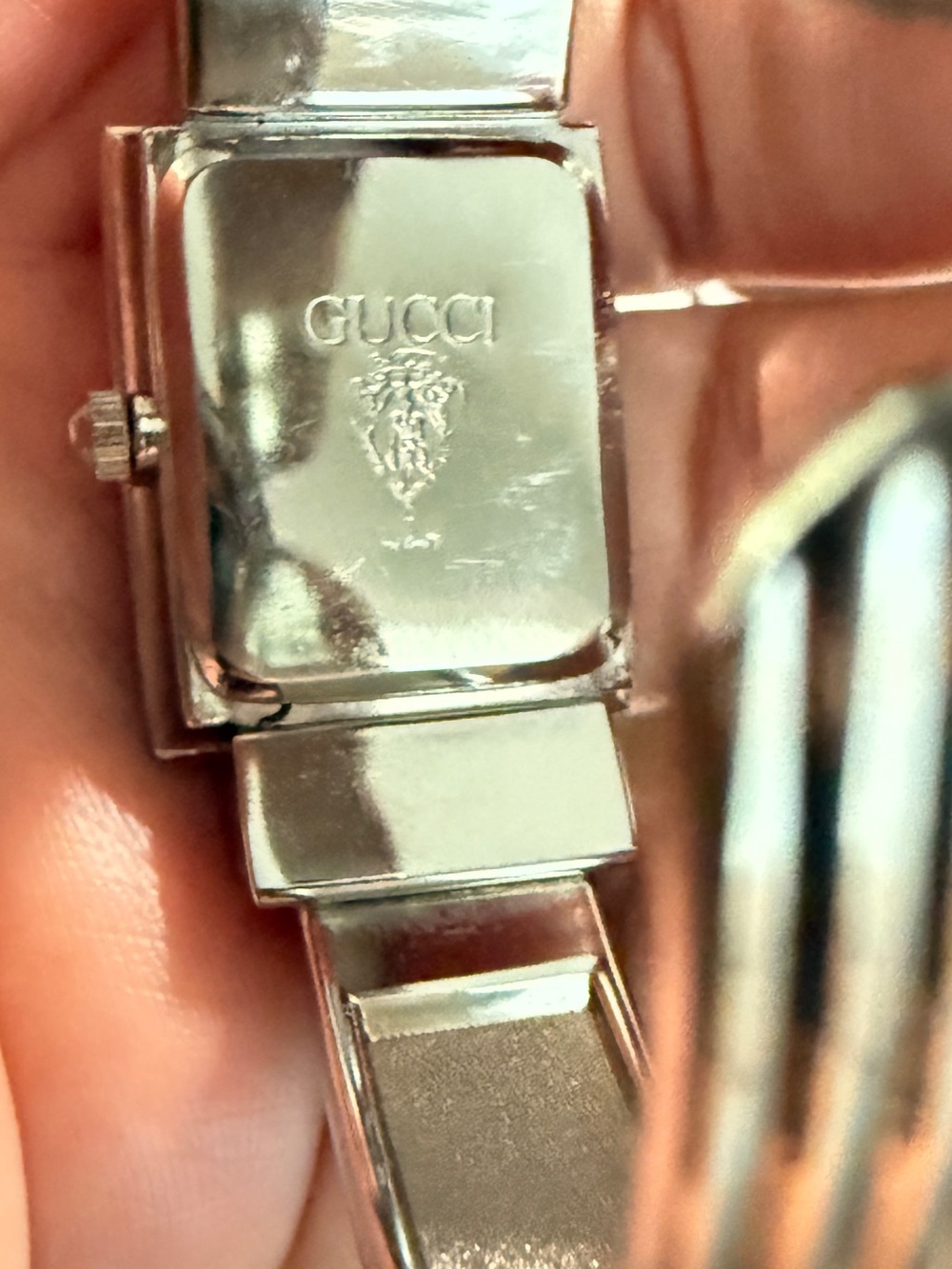 Gucci Silver Dial Watch with Blue Faceted Bezel - Picture 3 of 5